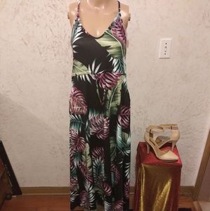 Floral print maxi dress by HUSKARY